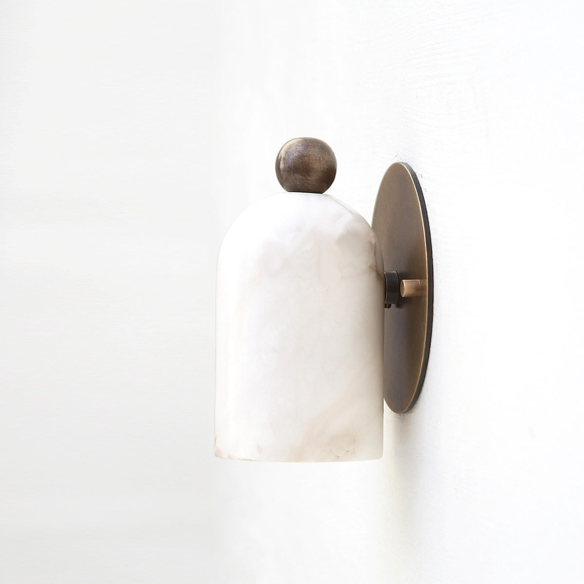 bombelles-alabaster-wall-lamp