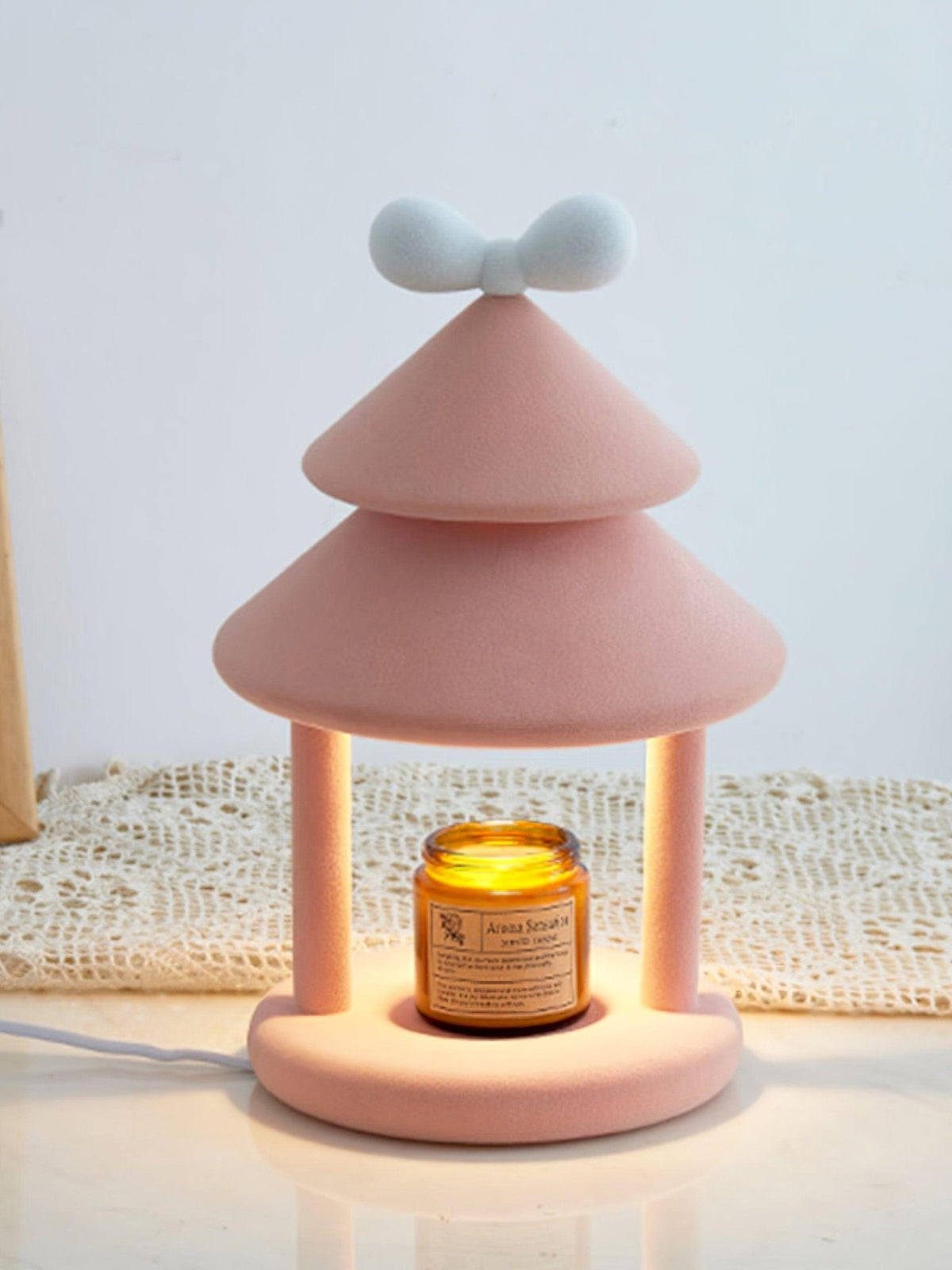 bow-tie-cone-table-lamp