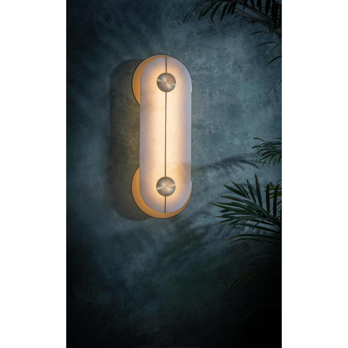 brace-wall-lamp