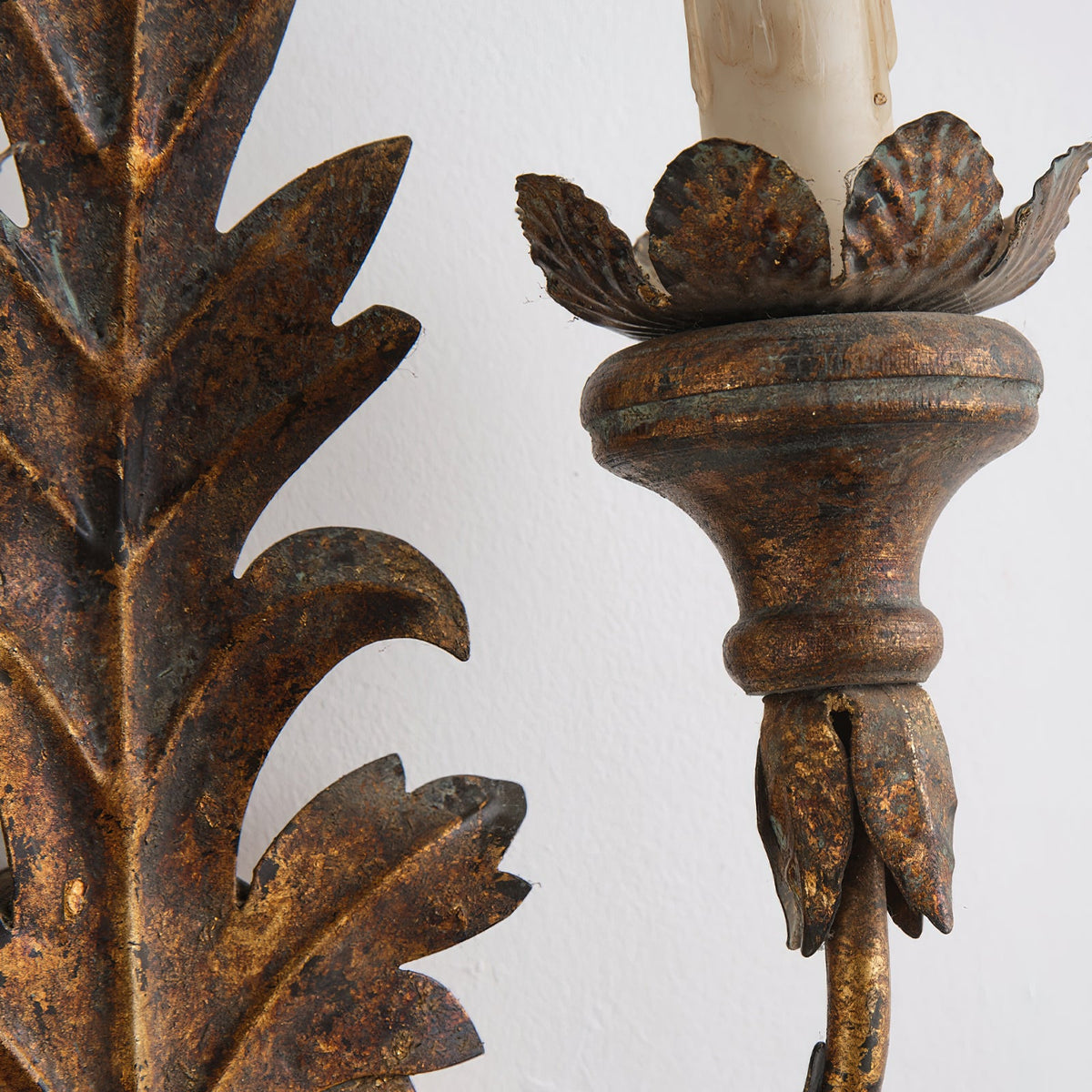 branch-leaf-wall-lamp