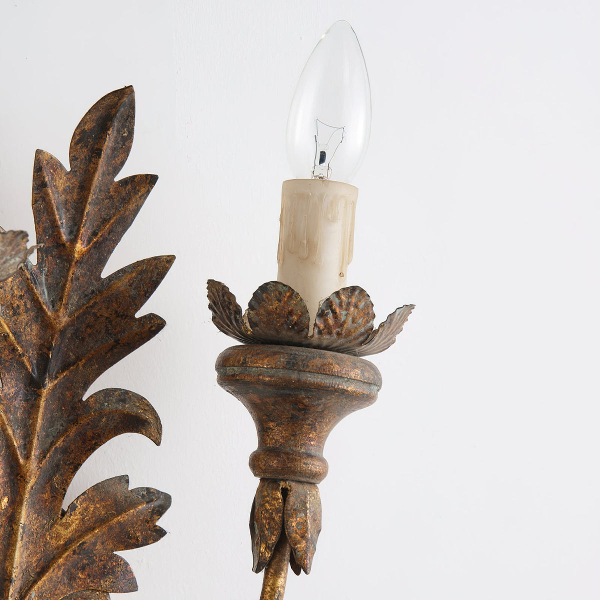 branch-leaf-wall-lamp