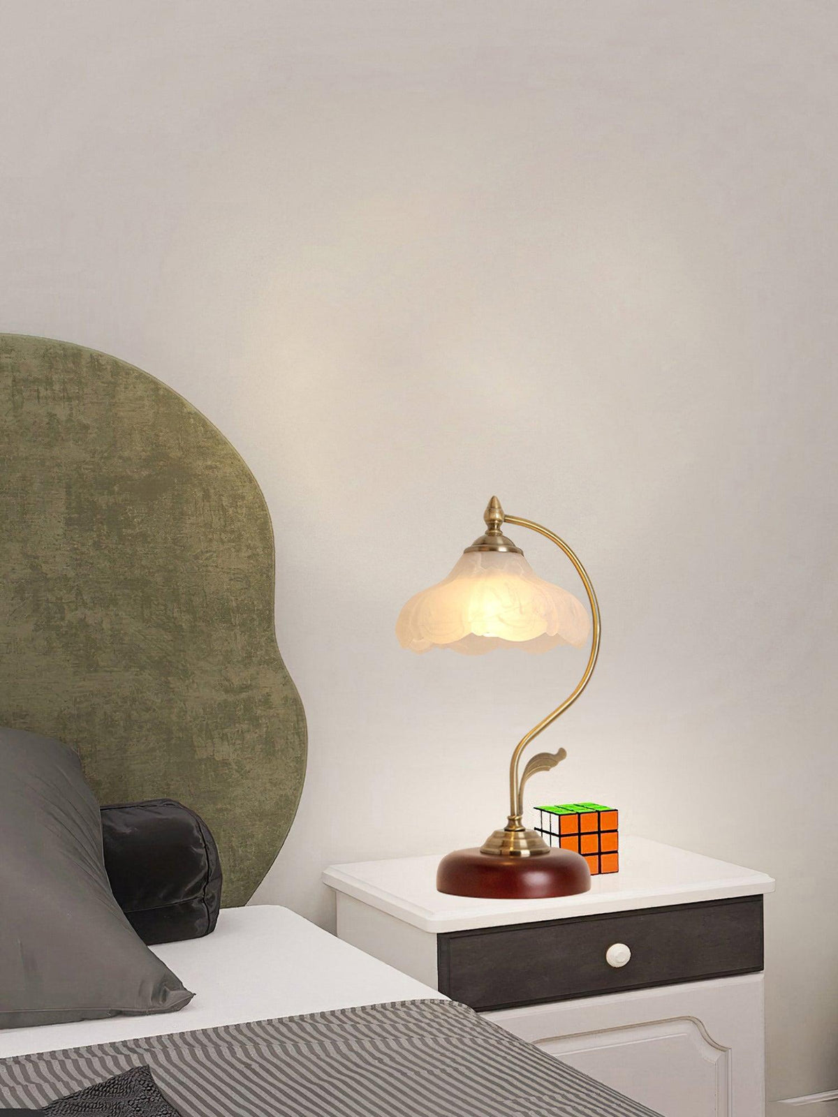 Retro Flower Table Lamp