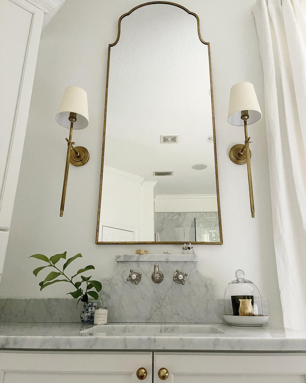 Bryant Wall Lamp
