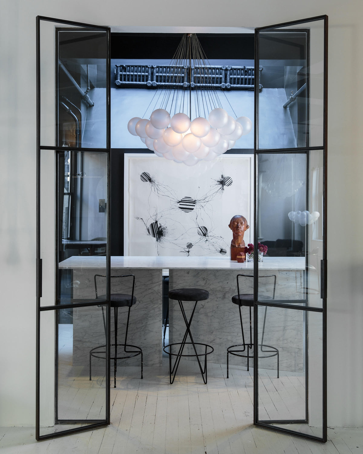 bubble-balloon-chandelier