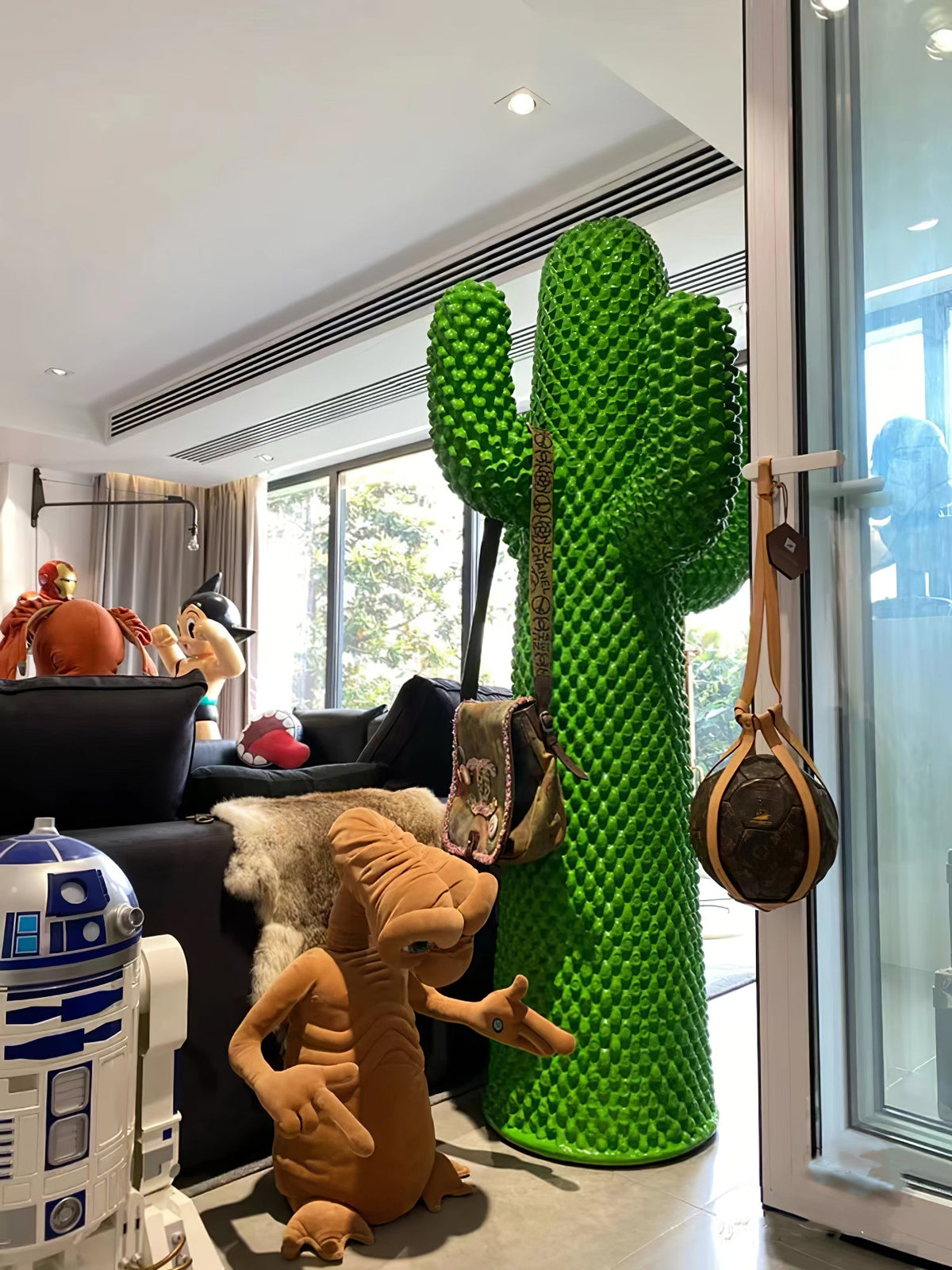 Mello Sculptural Cactus Coat Rack – Modern Entryway Sculpture