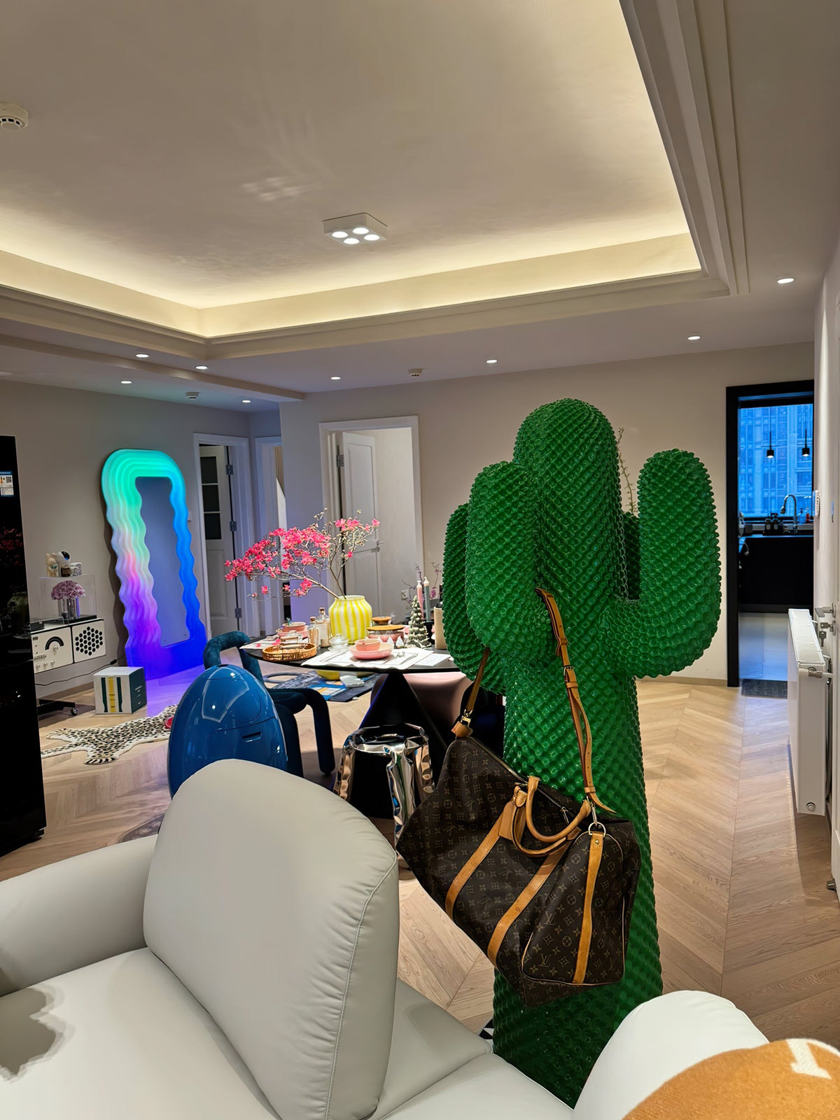 Mello Sculptural Cactus Coat Rack – Modern Entryway Sculpture