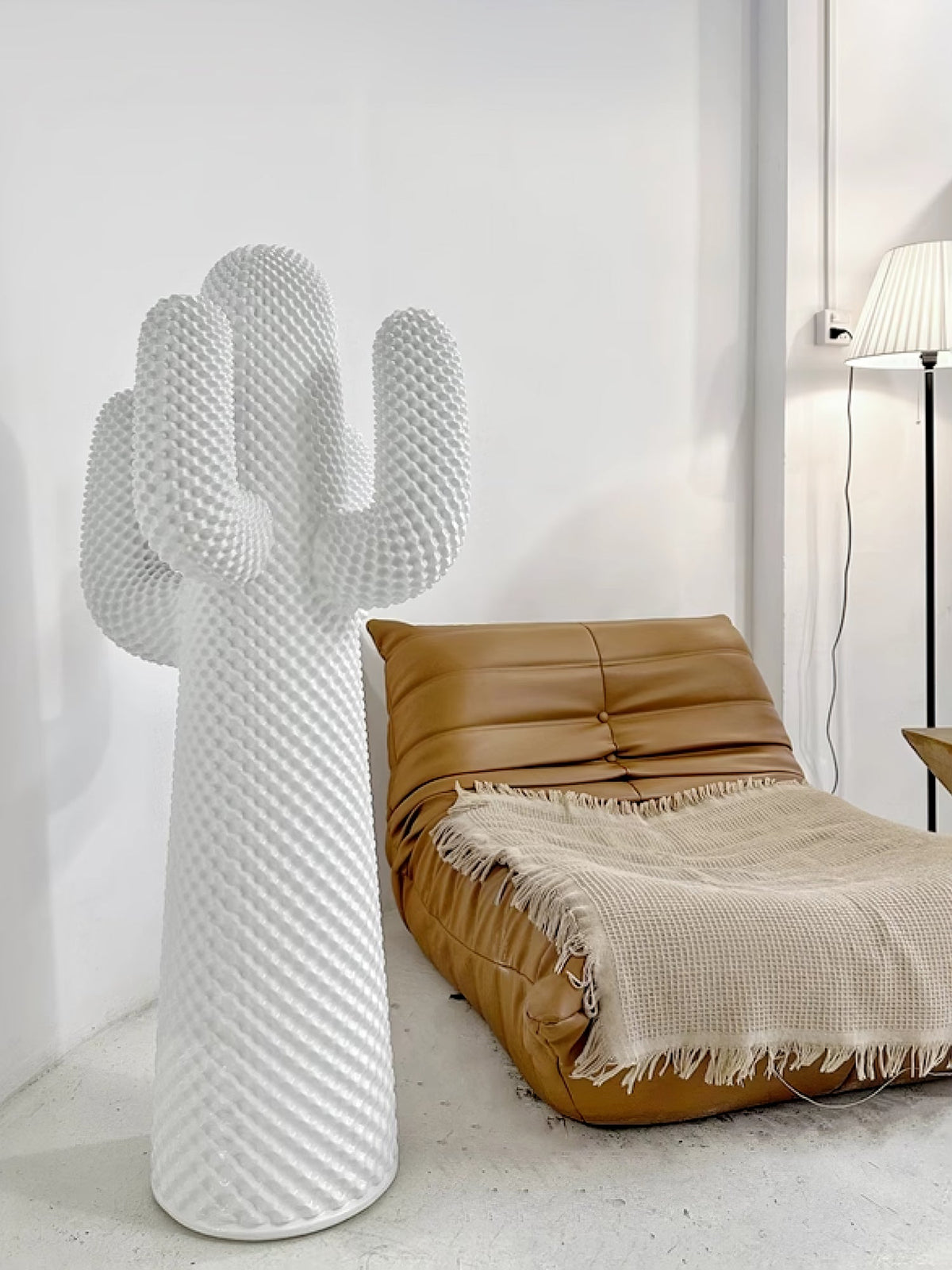 Mello Sculptural Cactus Coat Rack – Modern Entryway Sculpture