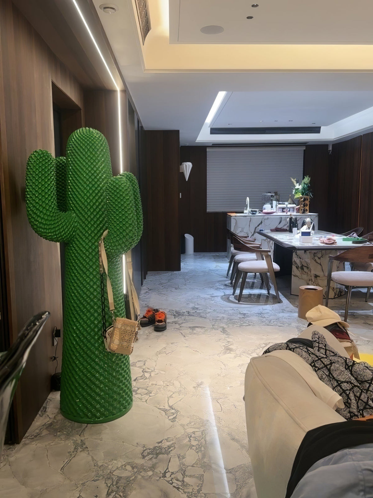 Mello Sculptural Cactus Coat Rack – Modern Entryway Sculpture