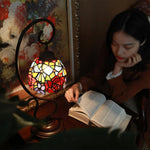 cal-lighting-cotulla-tiffany-table-lamp