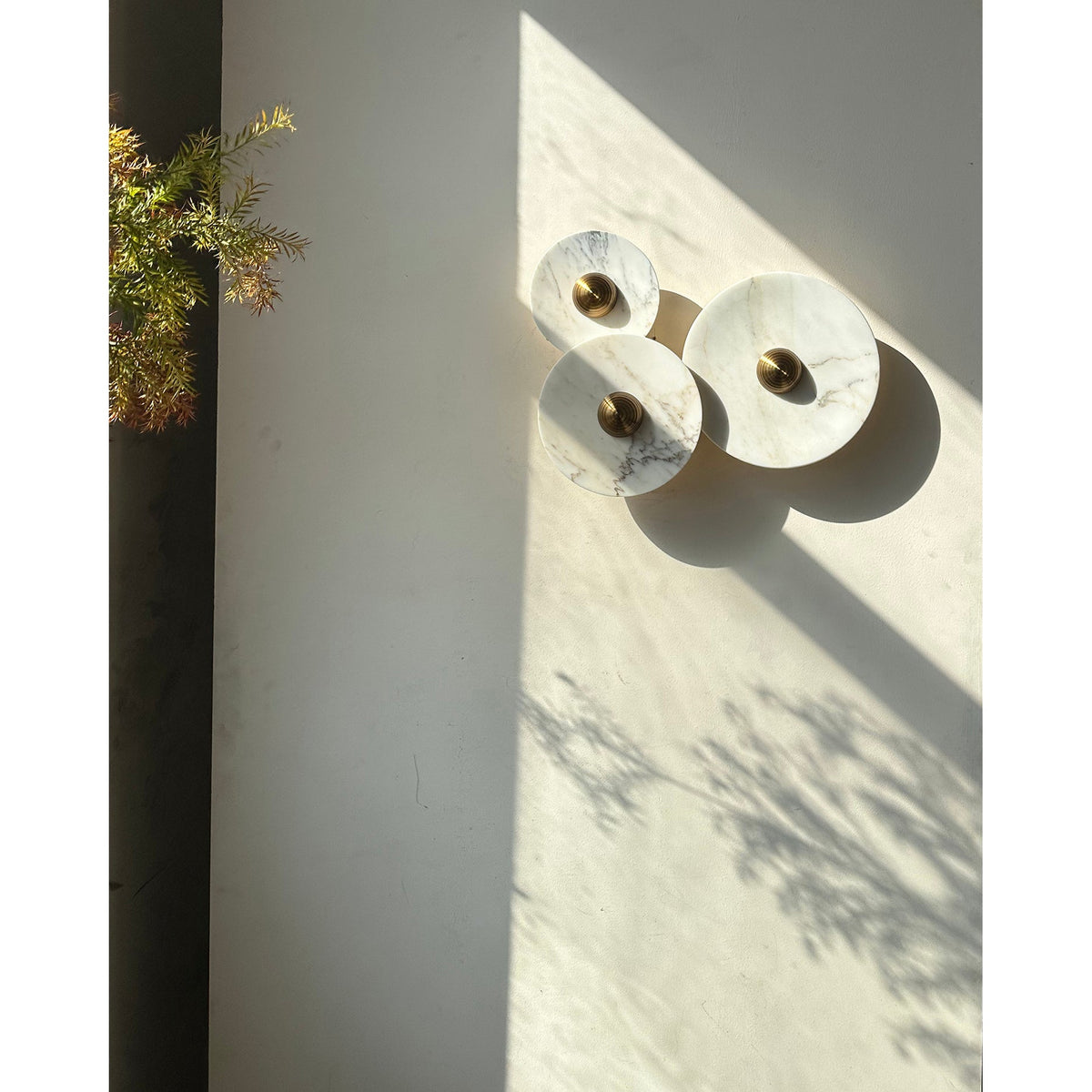 calacatta-marble-combination-sconce