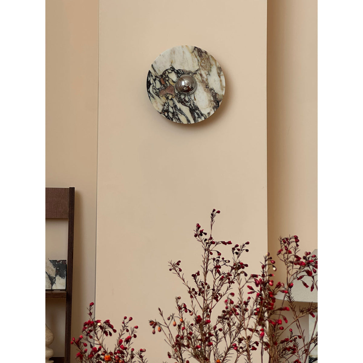 calacatta-round-marble-sconce