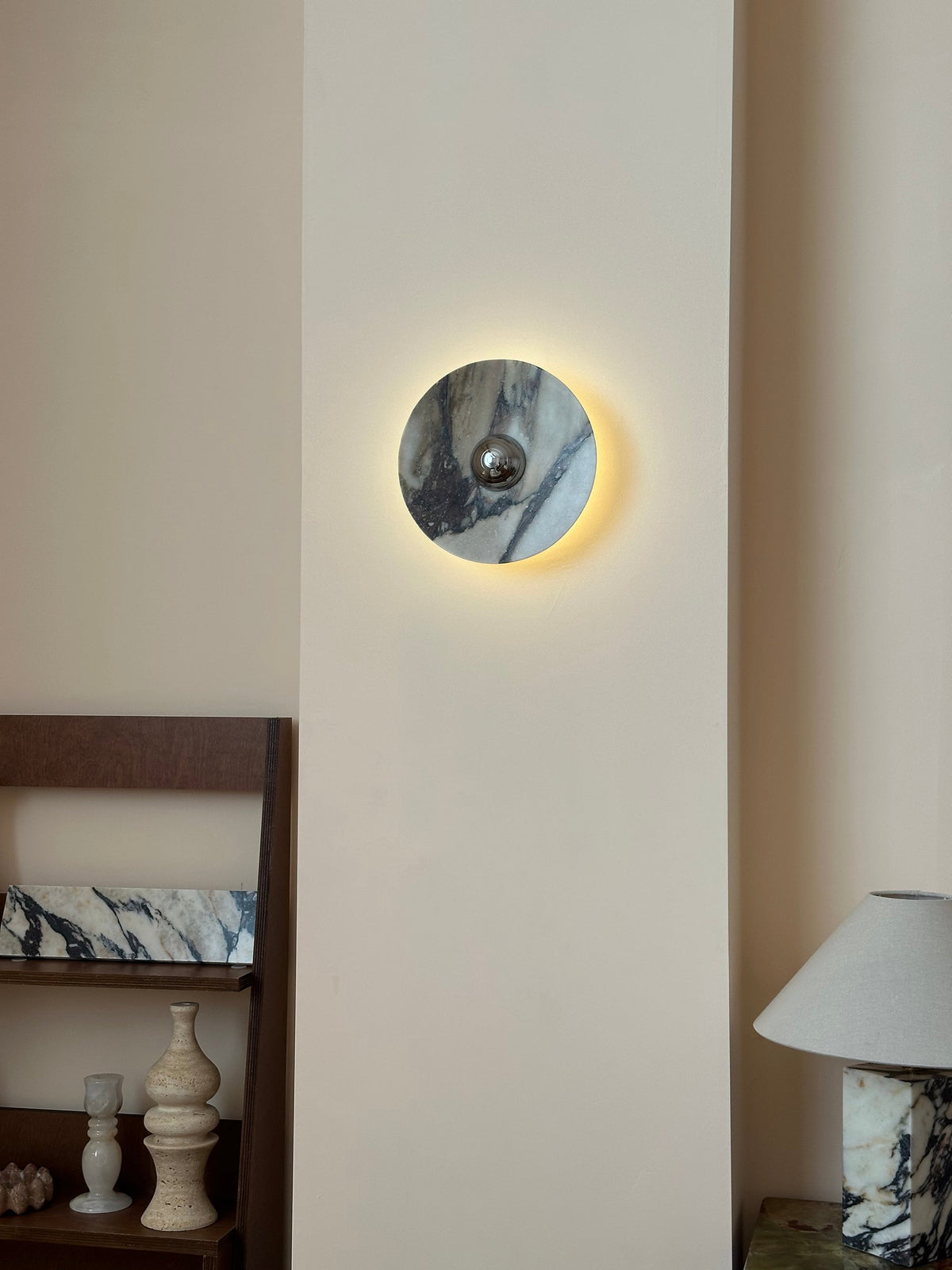 calacatta-round-marble-sconce