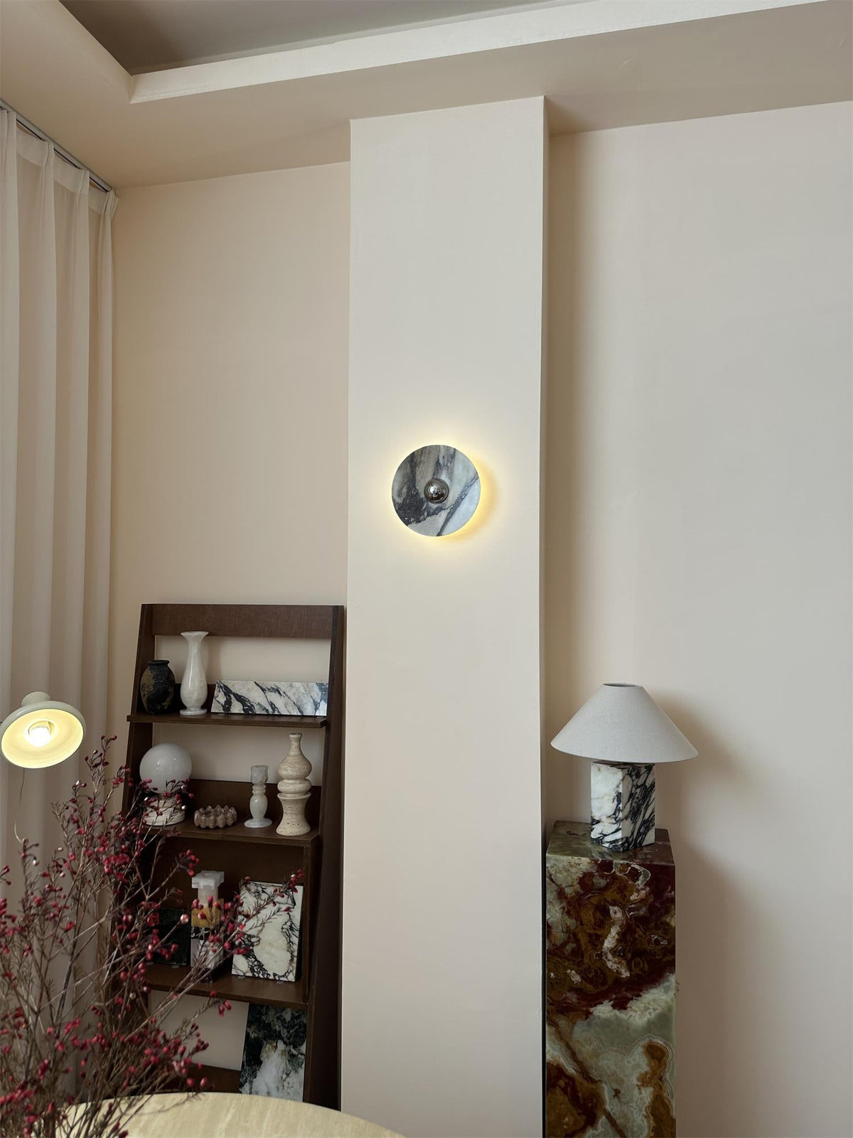 calacatta-round-marble-sconce