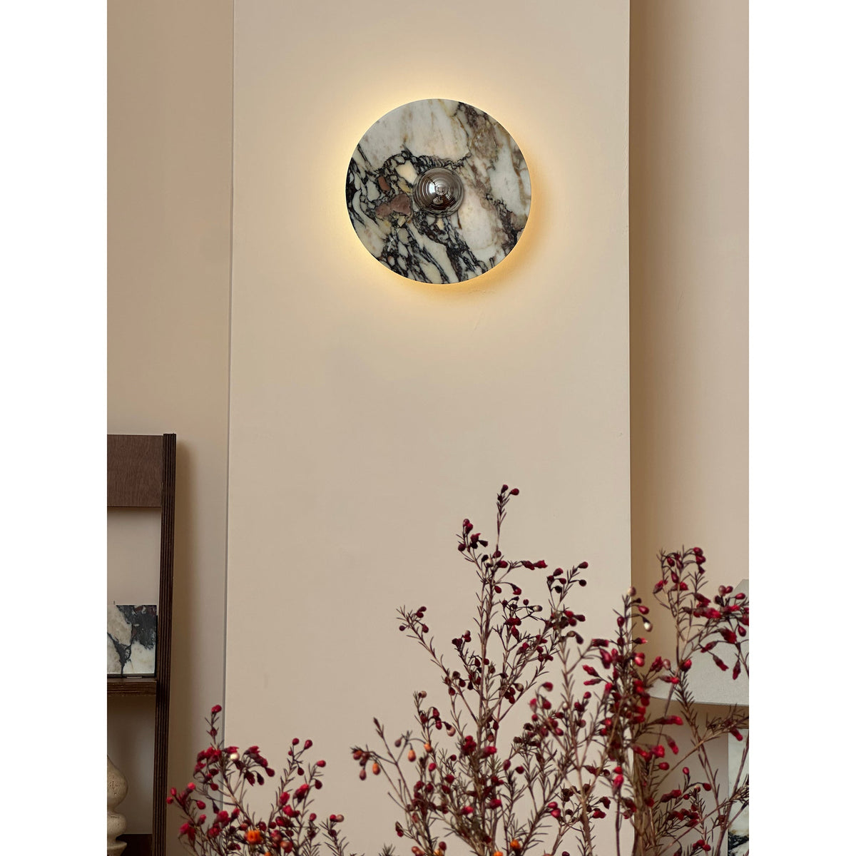 calacatta-round-marble-sconce