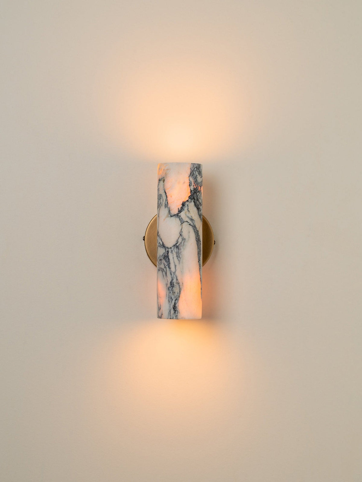 calla-wall-lamp