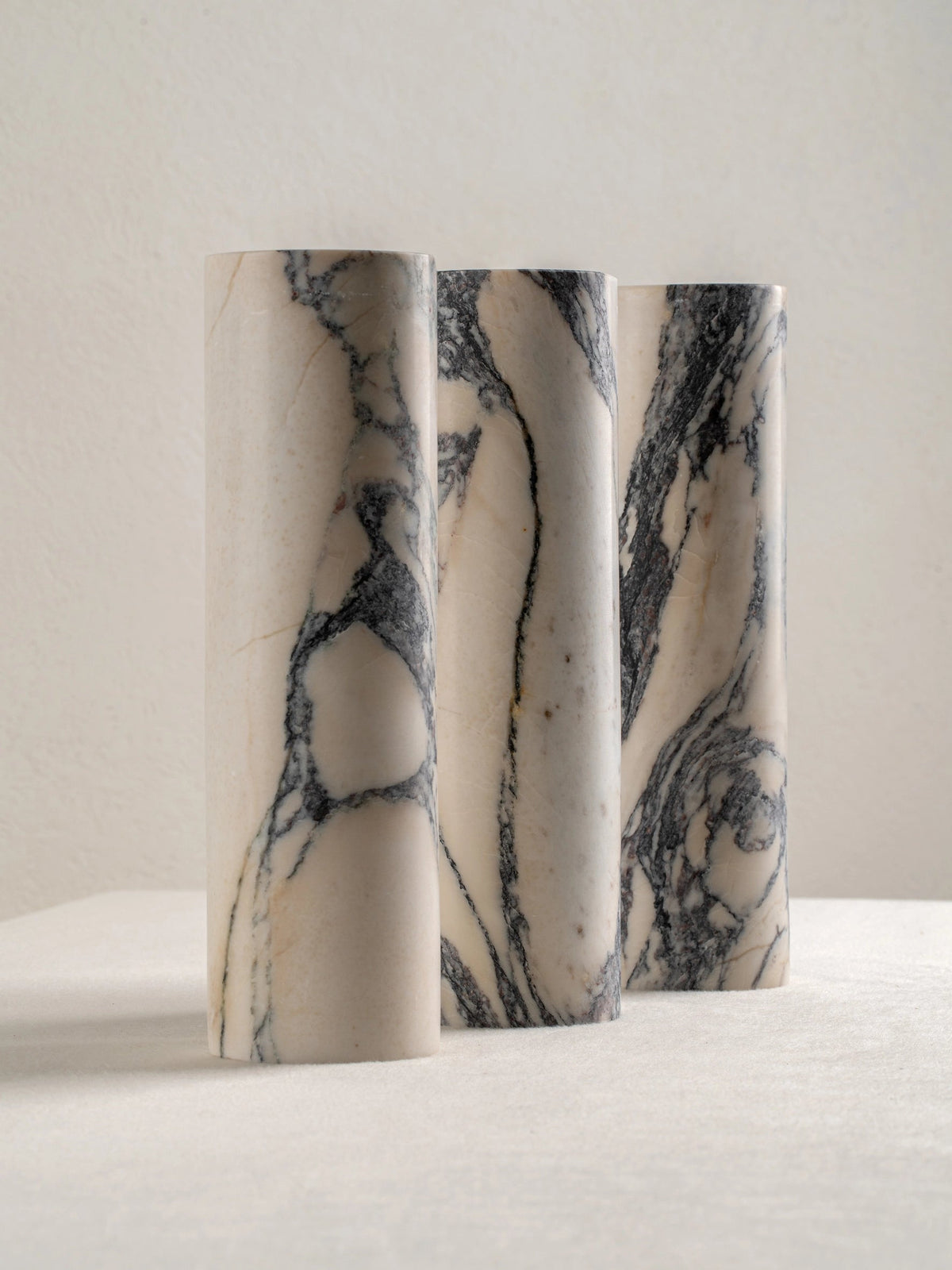 calla-wall-lamp
