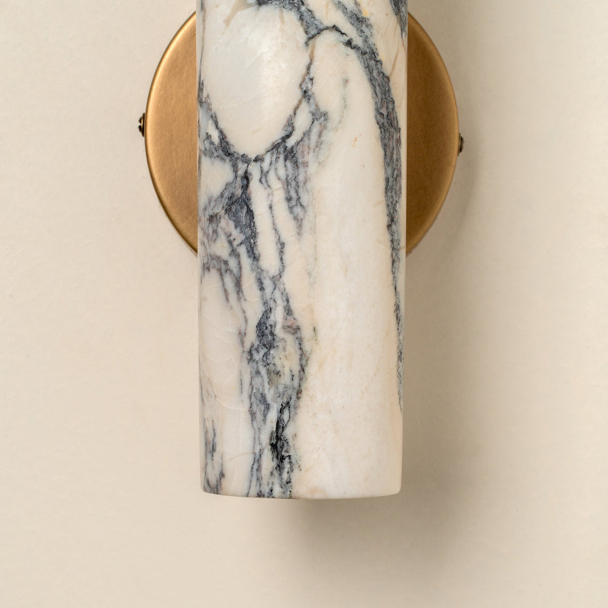 calla-wall-lamp