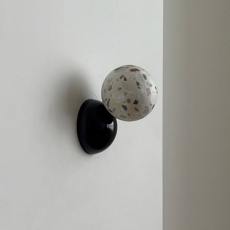 callisto-eclipse-wall-lamp