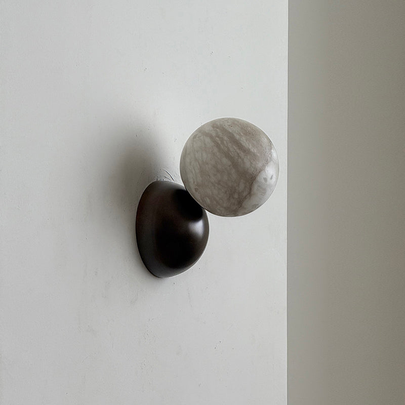 callisto-eclipse-wall-lamp