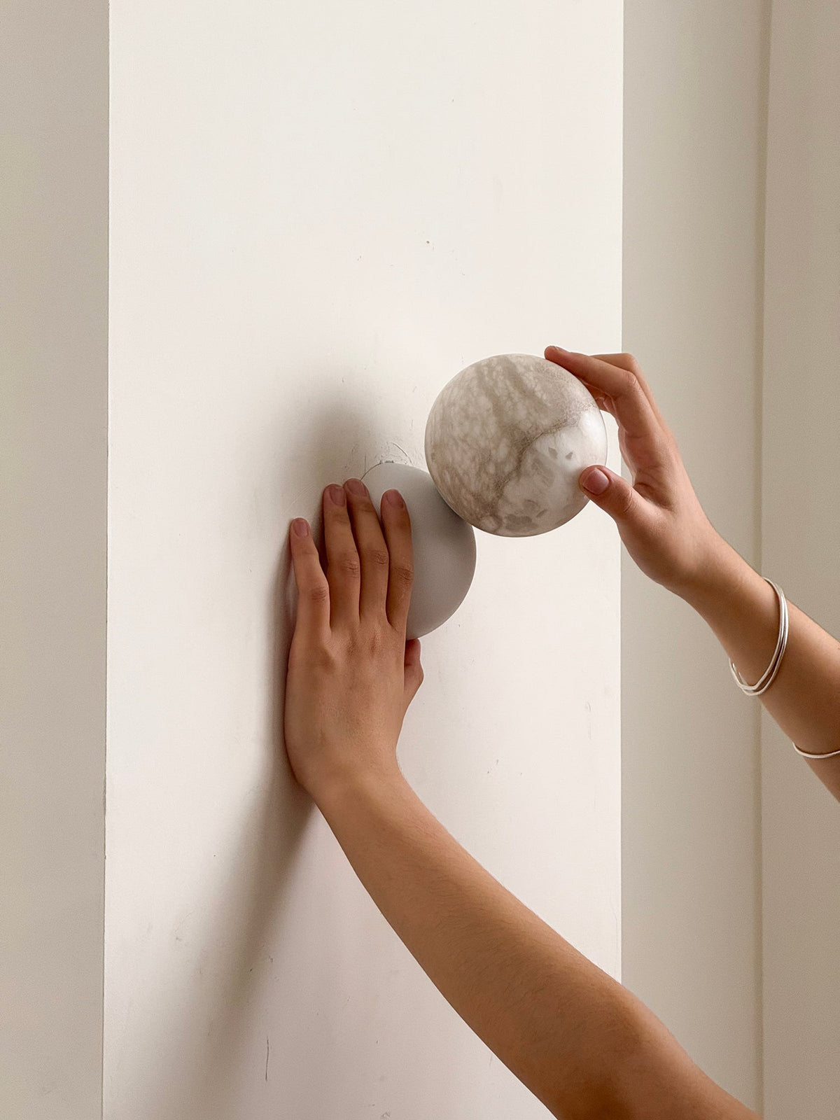 callisto-eclipse-wall-lamp
