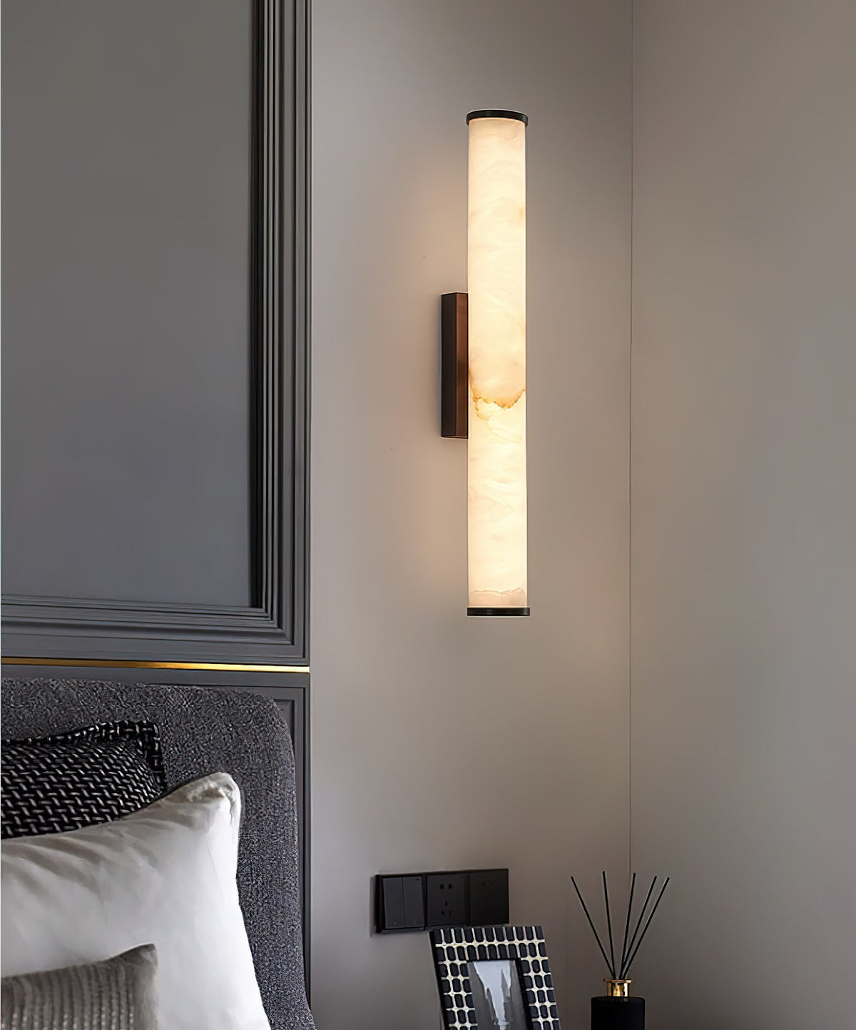 callisto-sconce