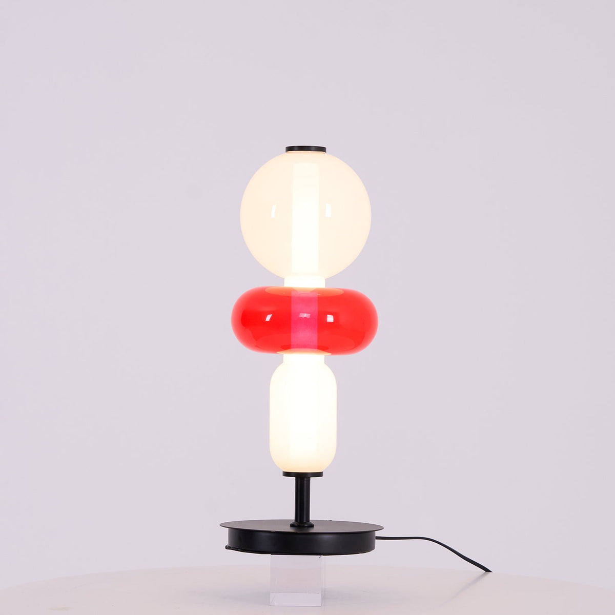 stained-glass-table-lamp