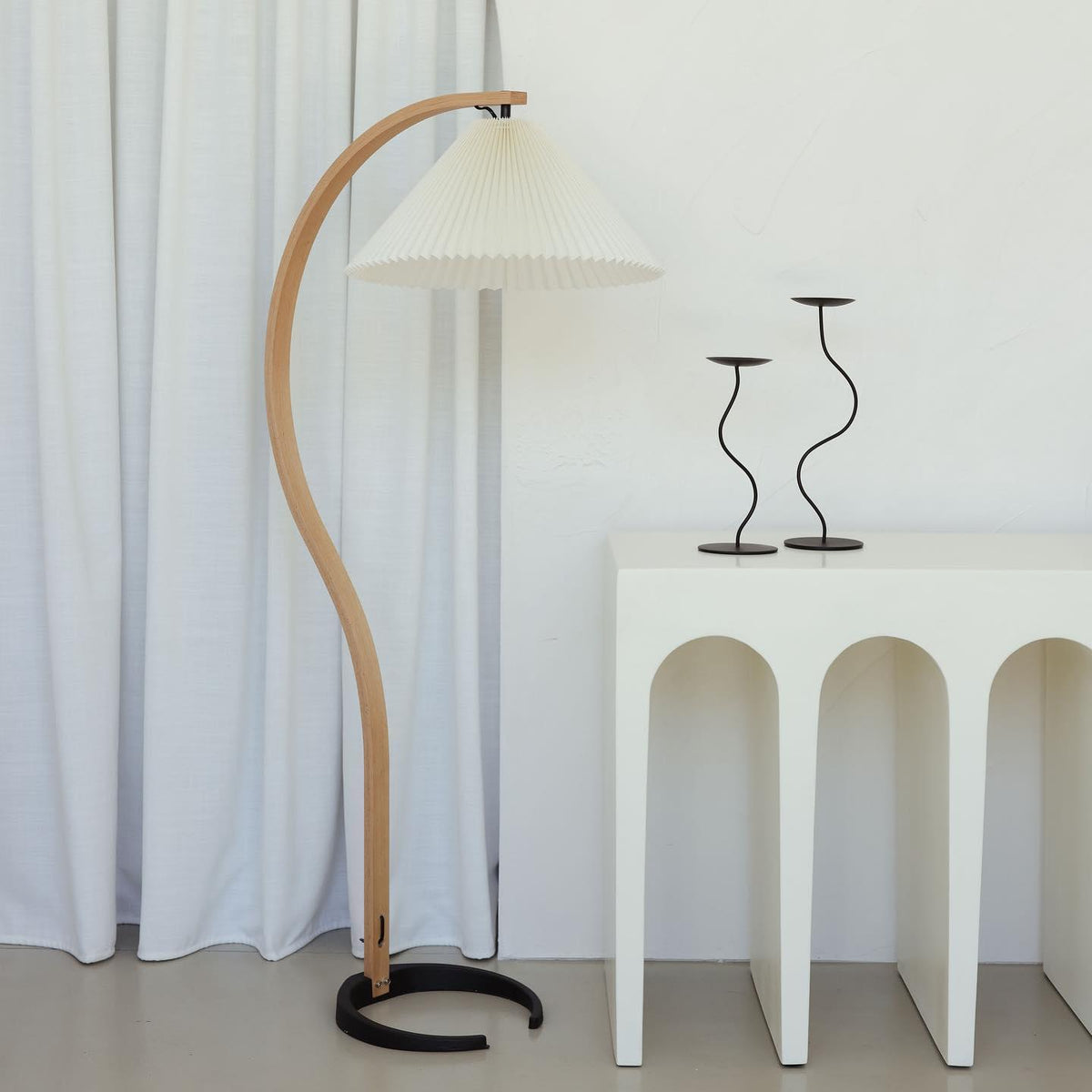 caprani-floor-lamp