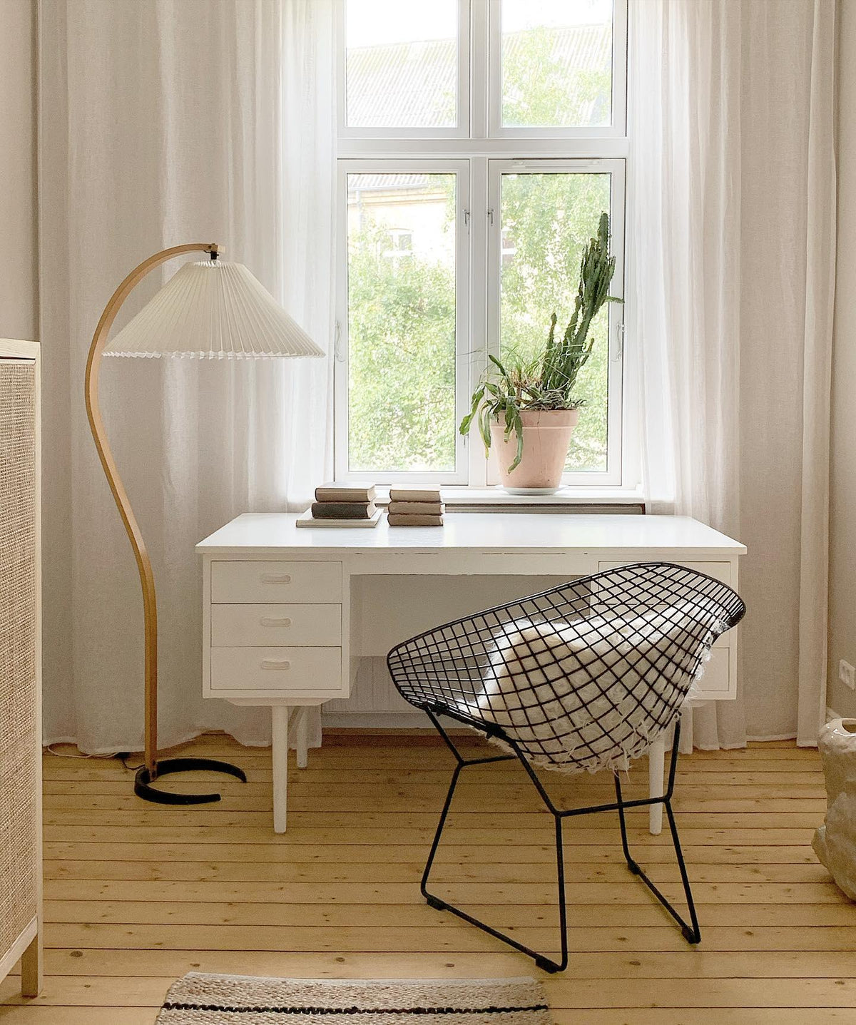 caprani-floor-lamp