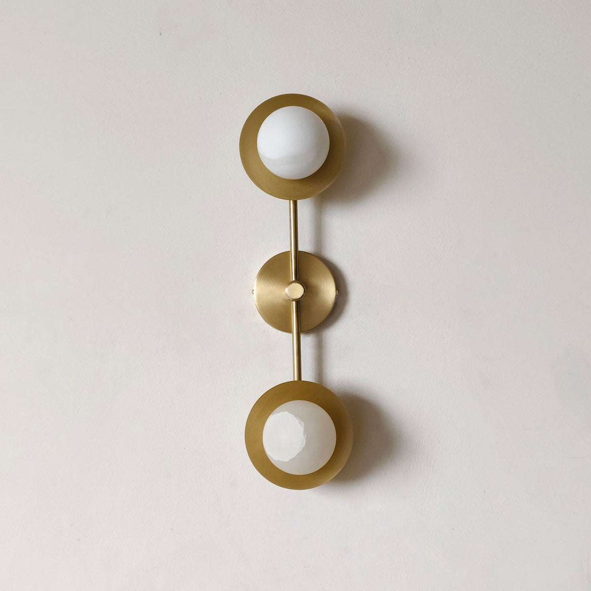cara-wall-lamp