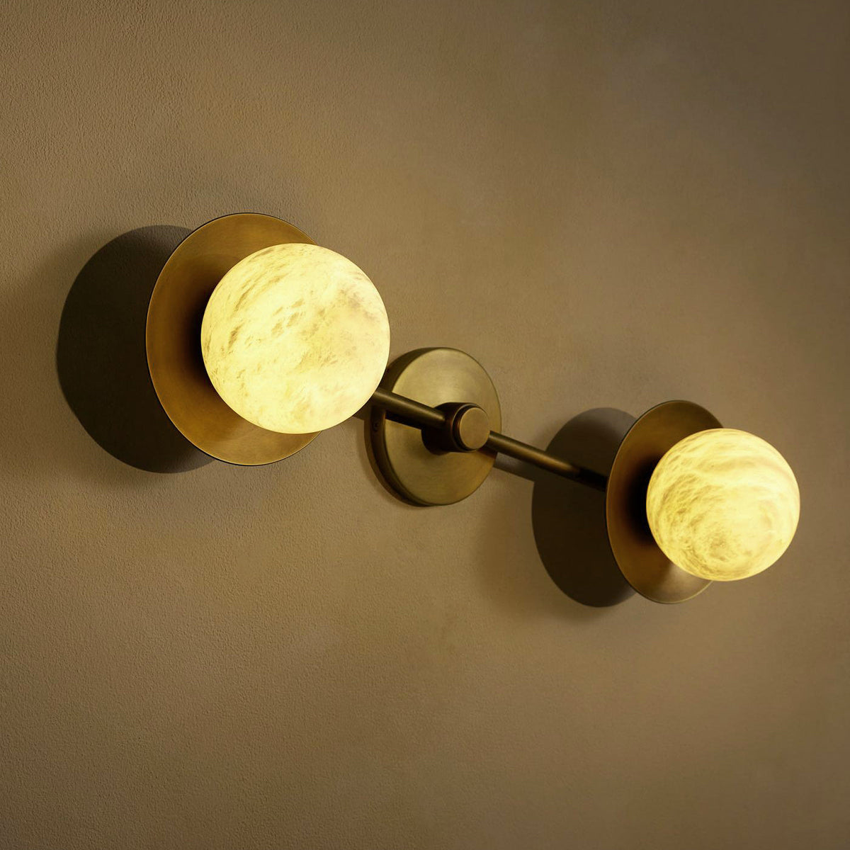 cara-wall-lamp