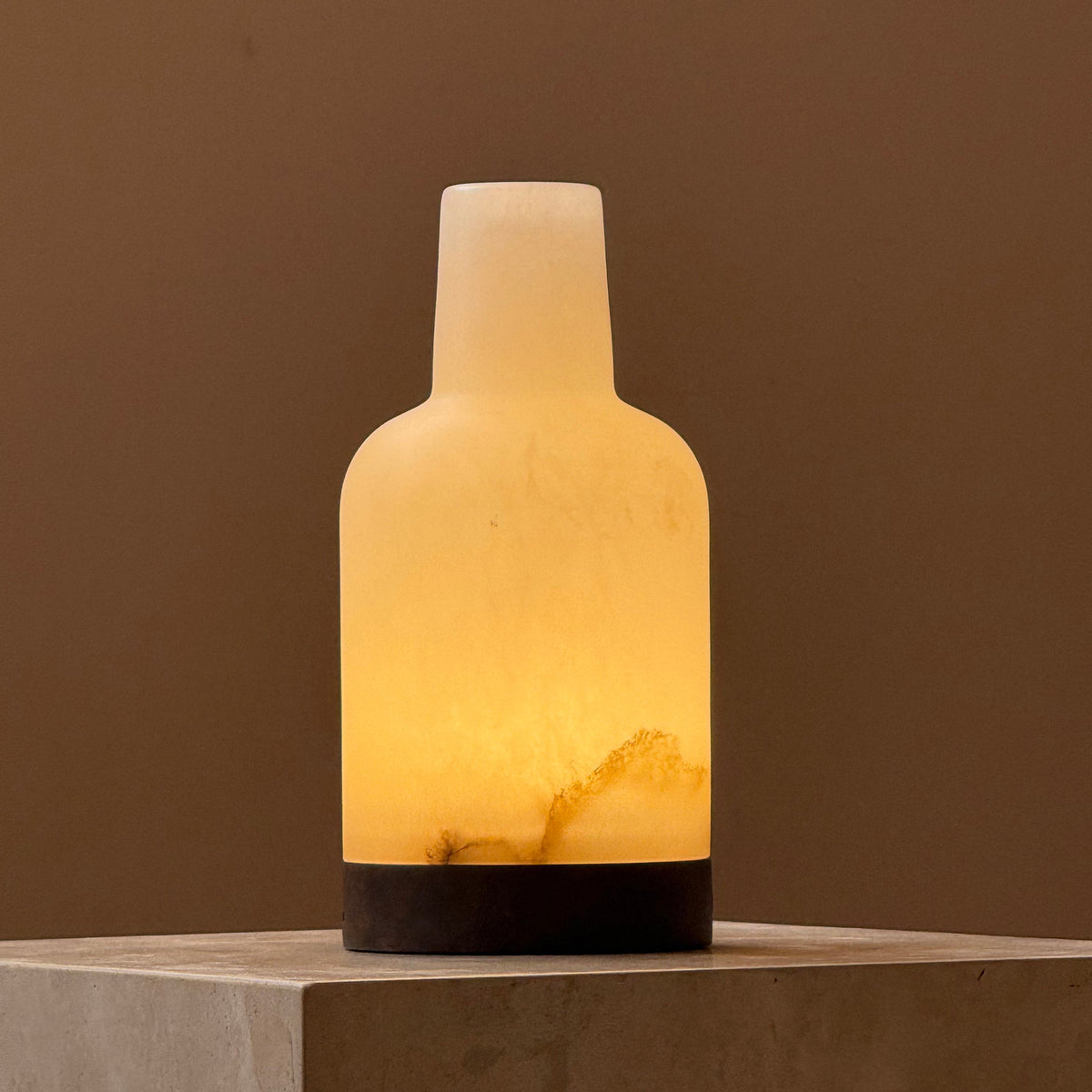 carpyen-alabast-table-lamp