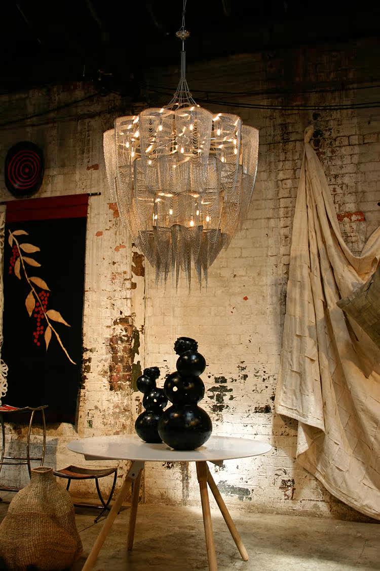 Cascade Aluminum Chain Chandelier – Modern Sculptural Pendant Light for Dining and Living Spaces