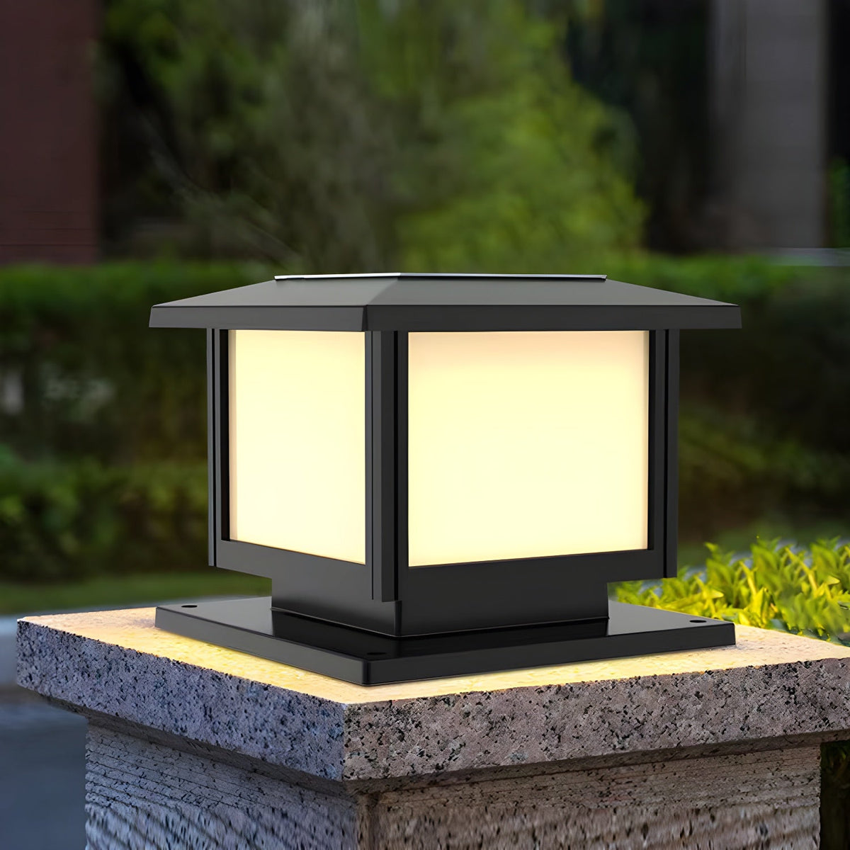 Cassian Solar Post Light – Modern Geometric Outdoor Lamp for Gardens & Pathways