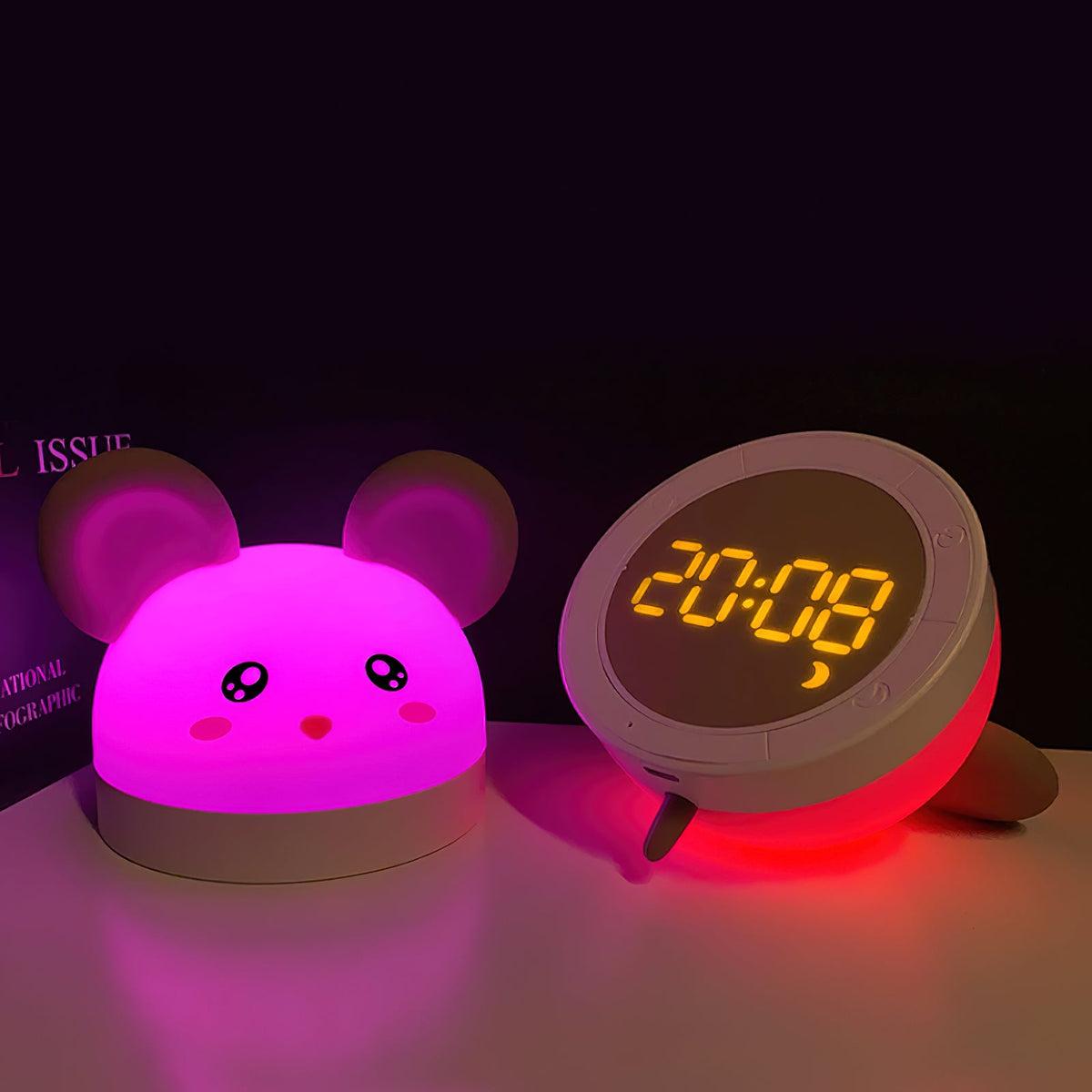 cat-mouse-clock-night-light