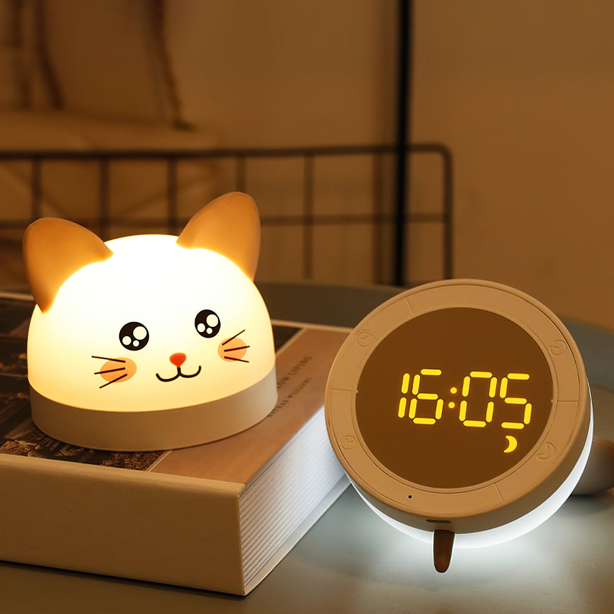 cat-mouse-clock-night-light
