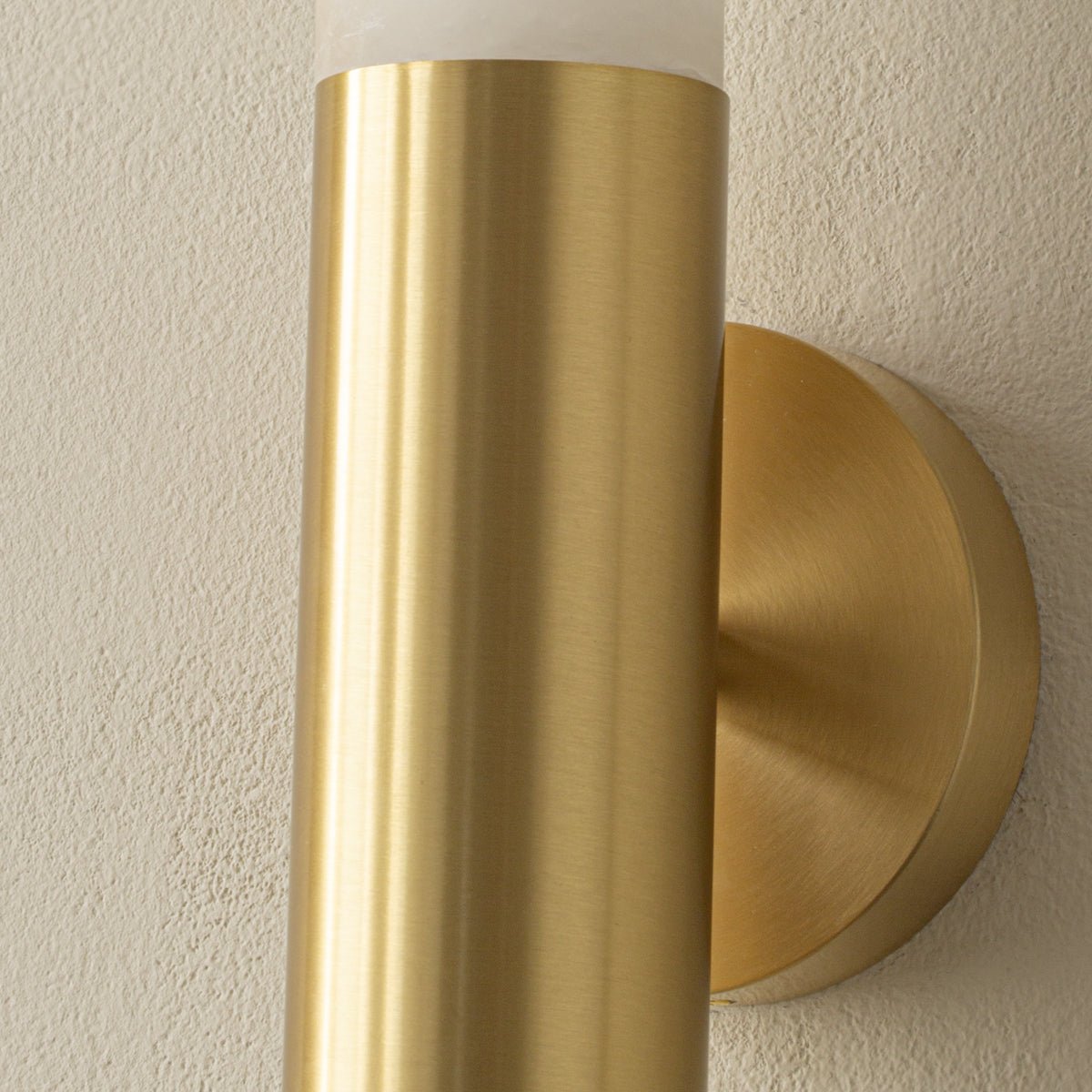 Cavoya Natural Alabaster Wall Sconce with Dual-Ended LED Glow