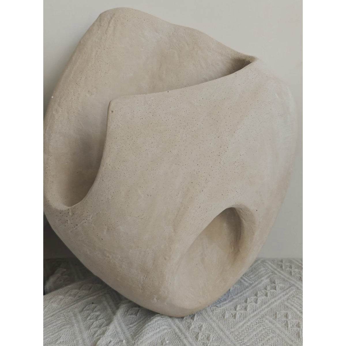 cement-hollow-wall-lamp