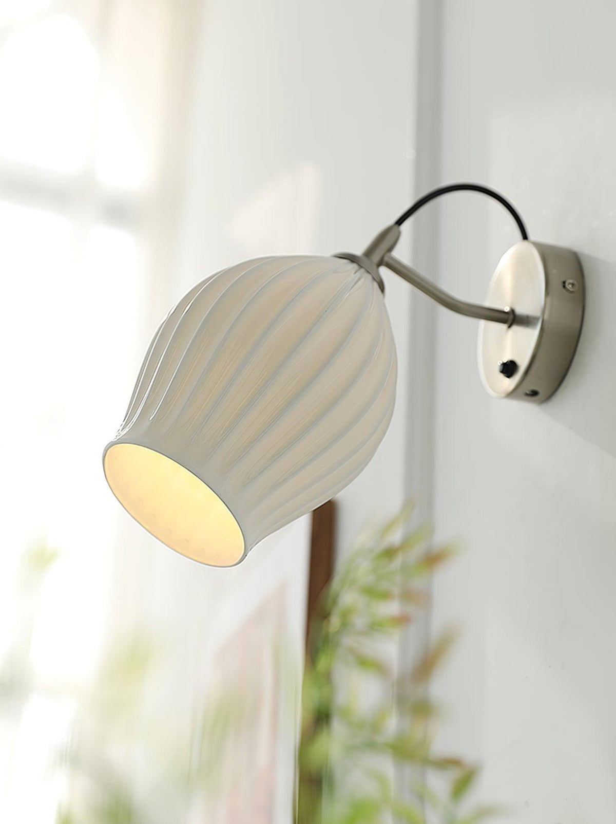 ceramic-ribbed-wall-light