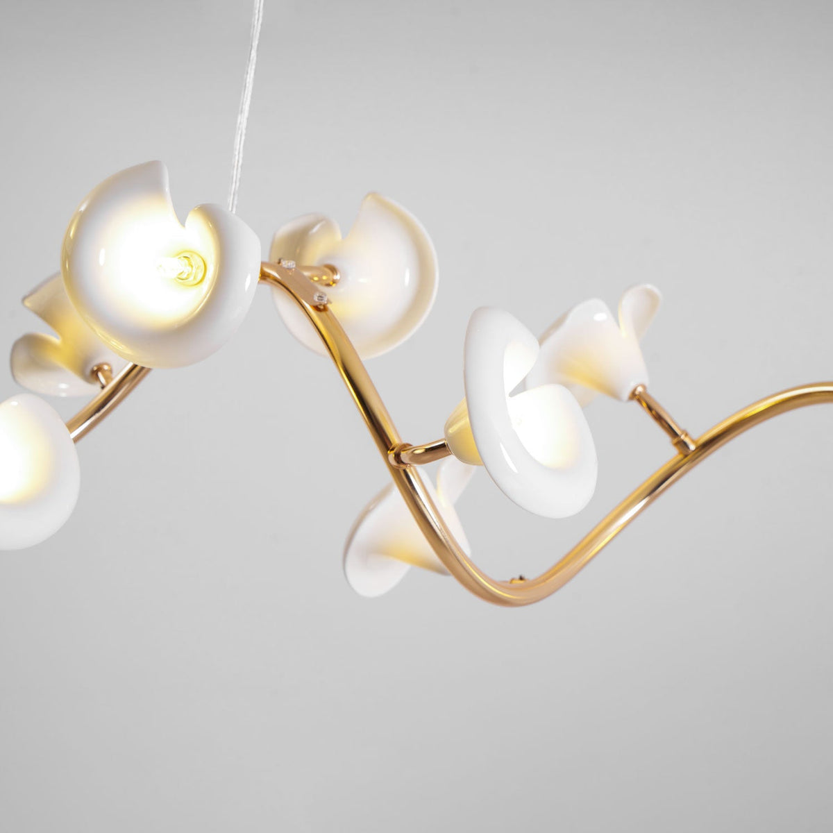 Cerisium Blossom Chandelier – Sculptural Ceramic & Iron Pendant Light