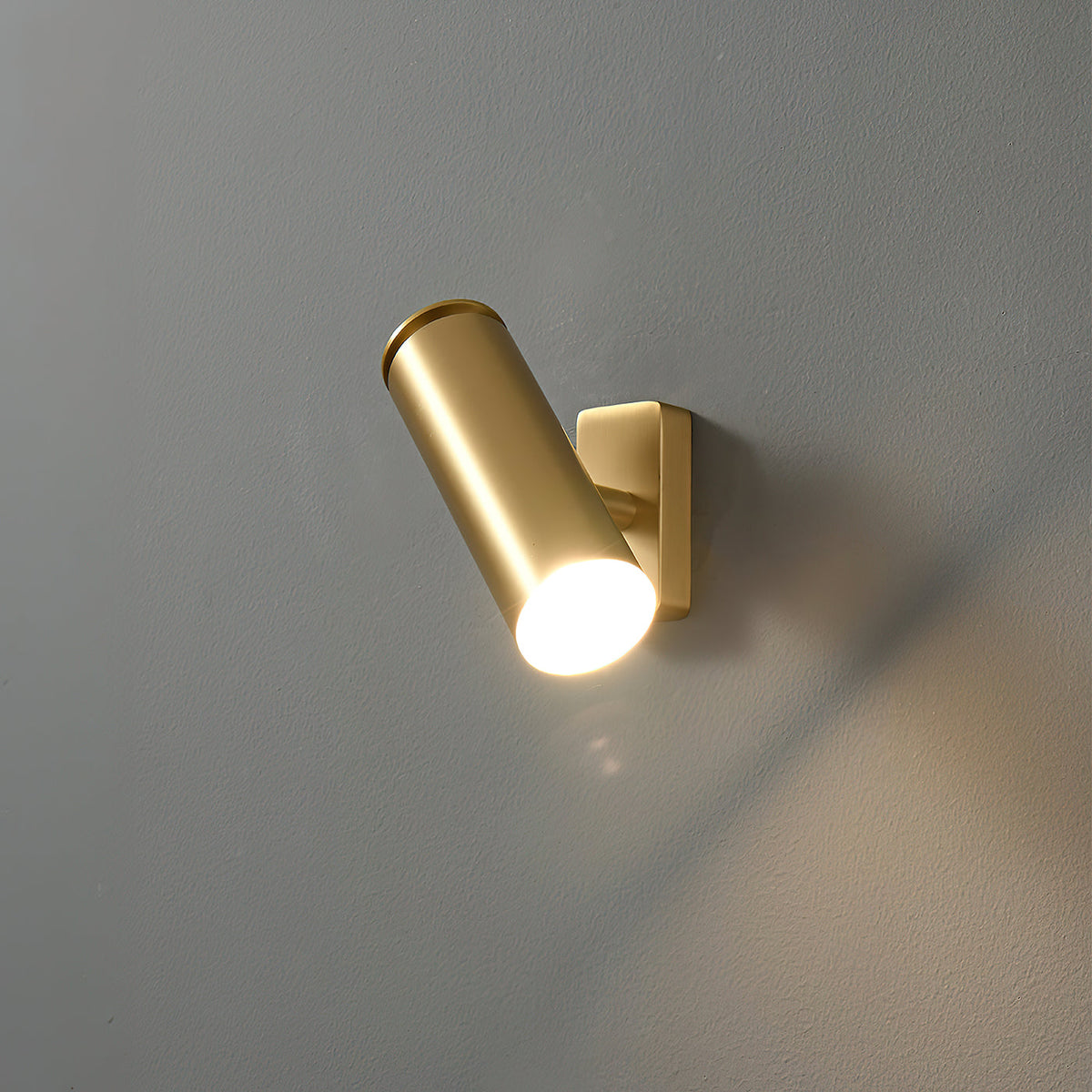 champeaux-wall-lamp