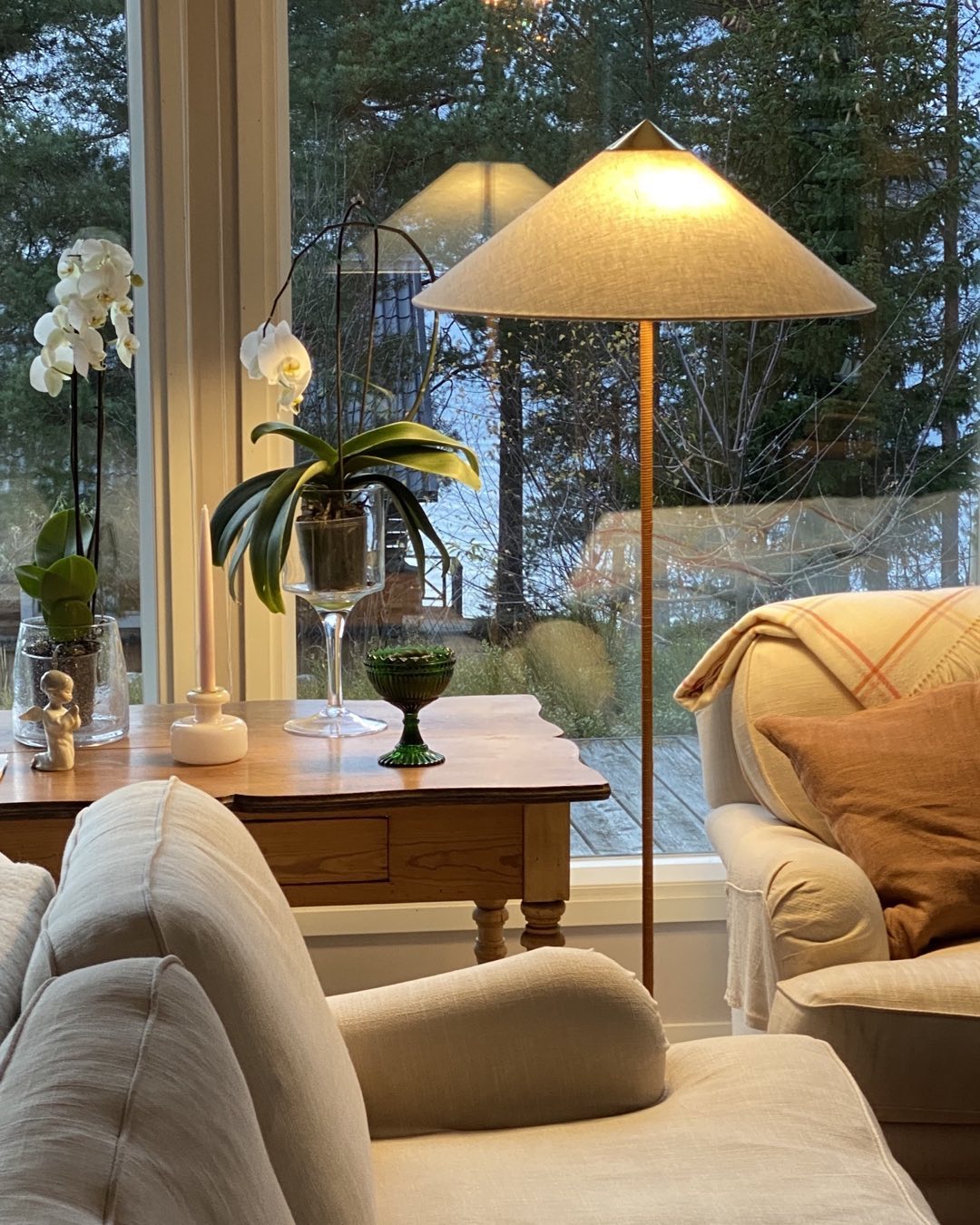 9602 Floor Lamp