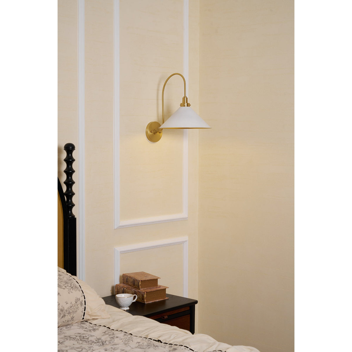 clivedon-wall-lamp