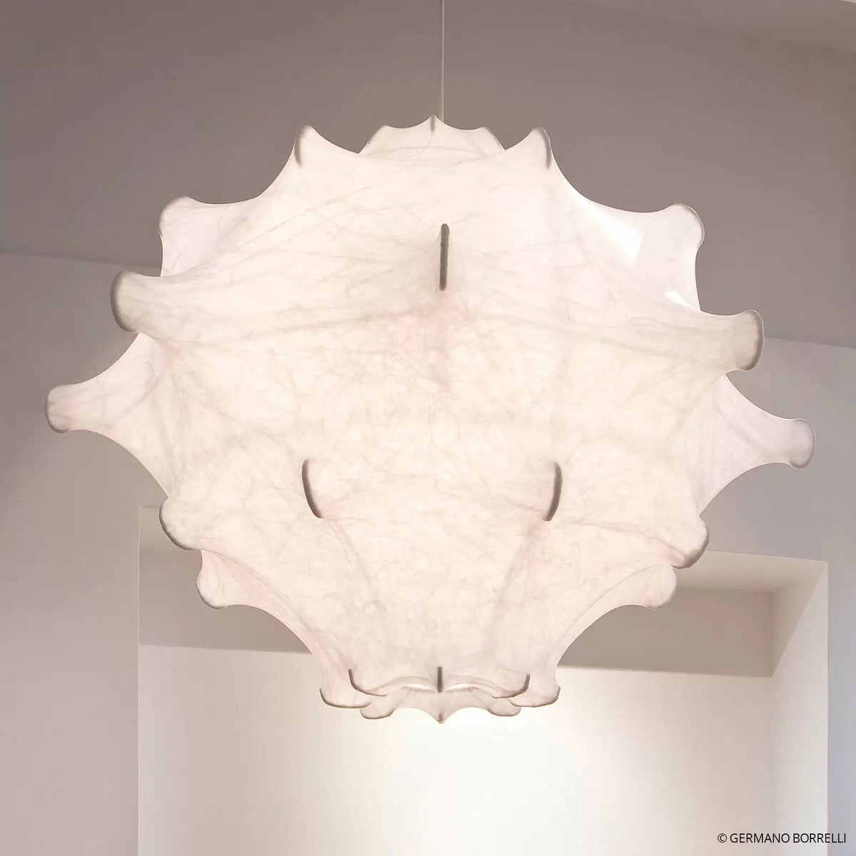Cocoon Bloom Pendant Light – Nature-Inspired Designer Hanging Lamp