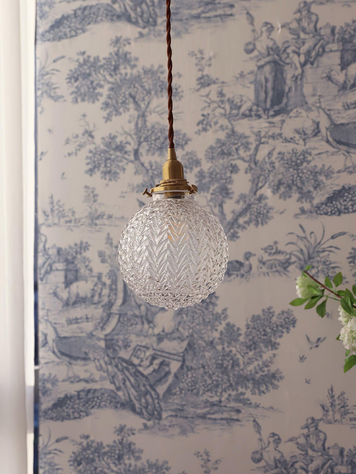 colonial-global-pendant-light