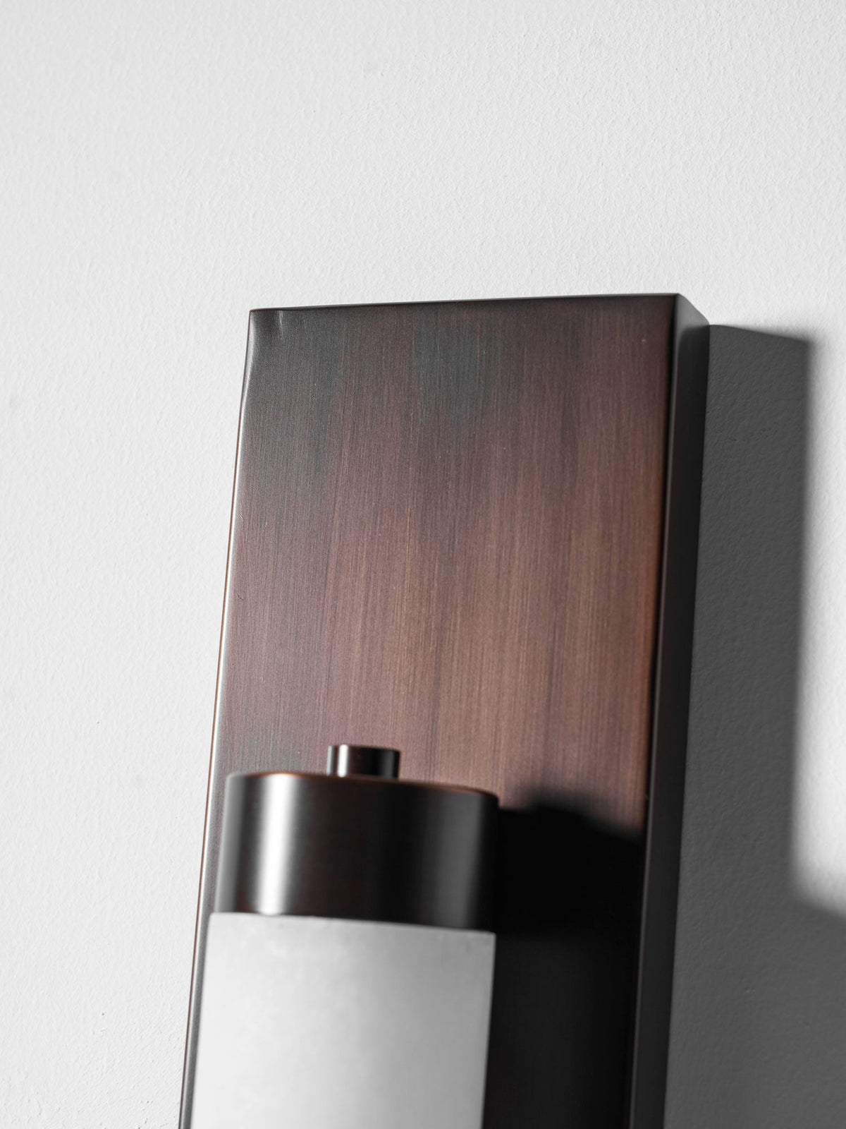 Columnar Alabaster Wall Sconce in Bronze Brass
