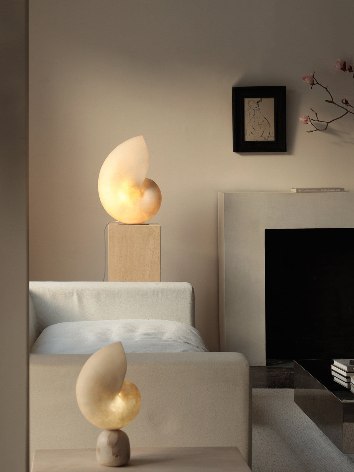 Conch Bloom Sculptural Resin Table Lamp with Nautilus Shell Design