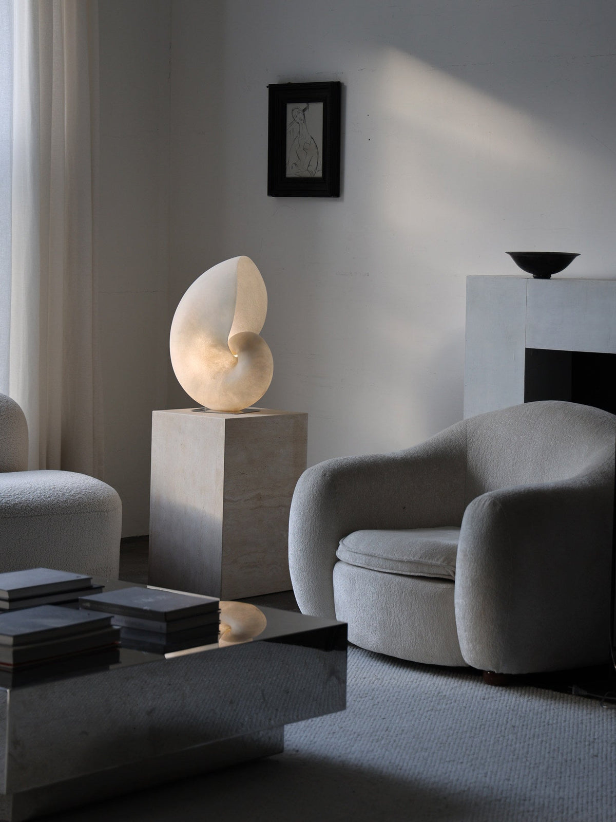 Conch Bloom Sculptural Resin Table Lamp with Nautilus Shell Design