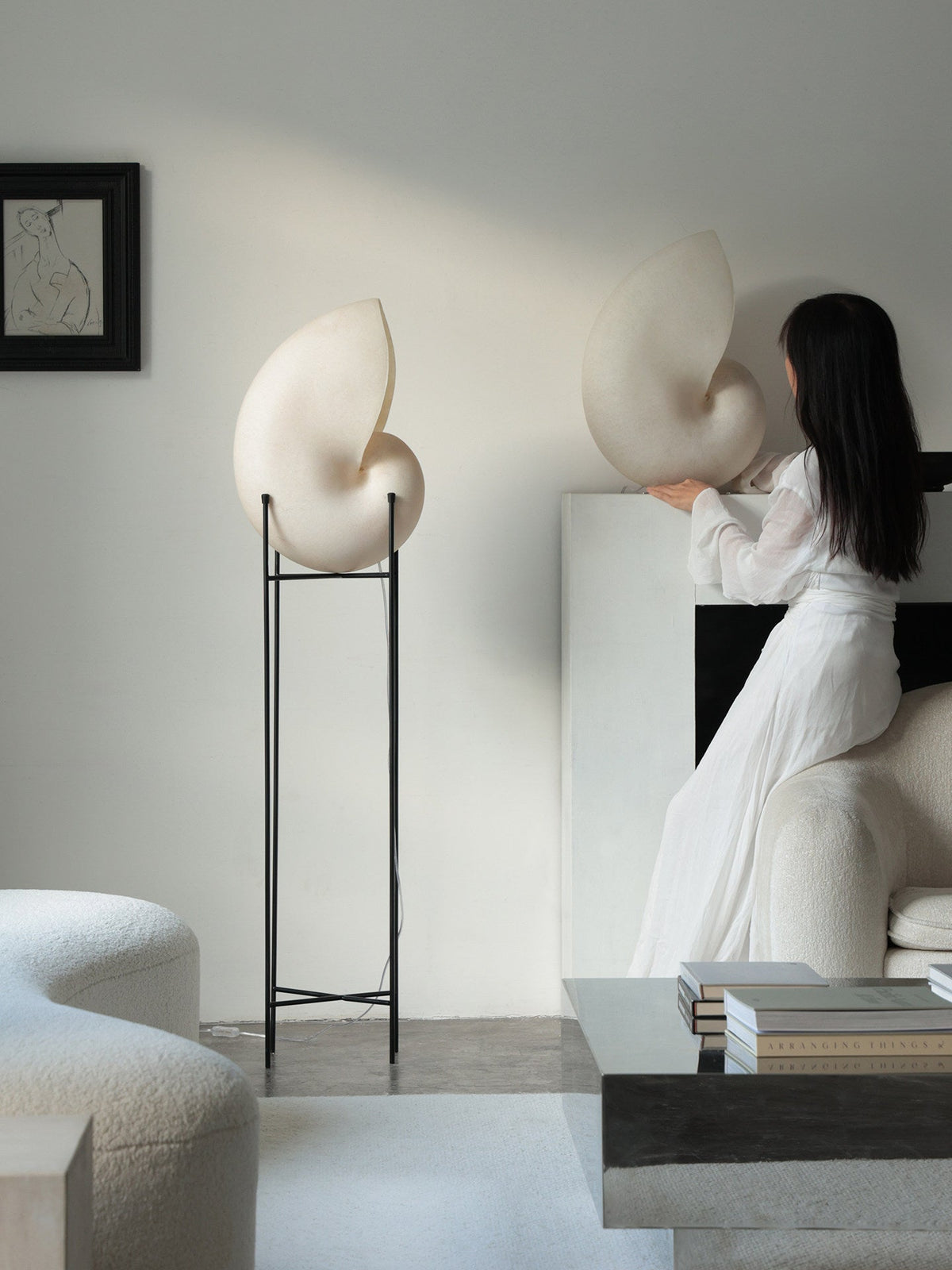 Conch Bloom Sculptural Resin Table Lamp with Nautilus Shell Design