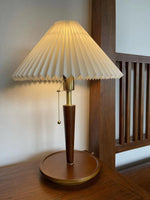 Cone_Pleated_Fabric_Table_Lamp