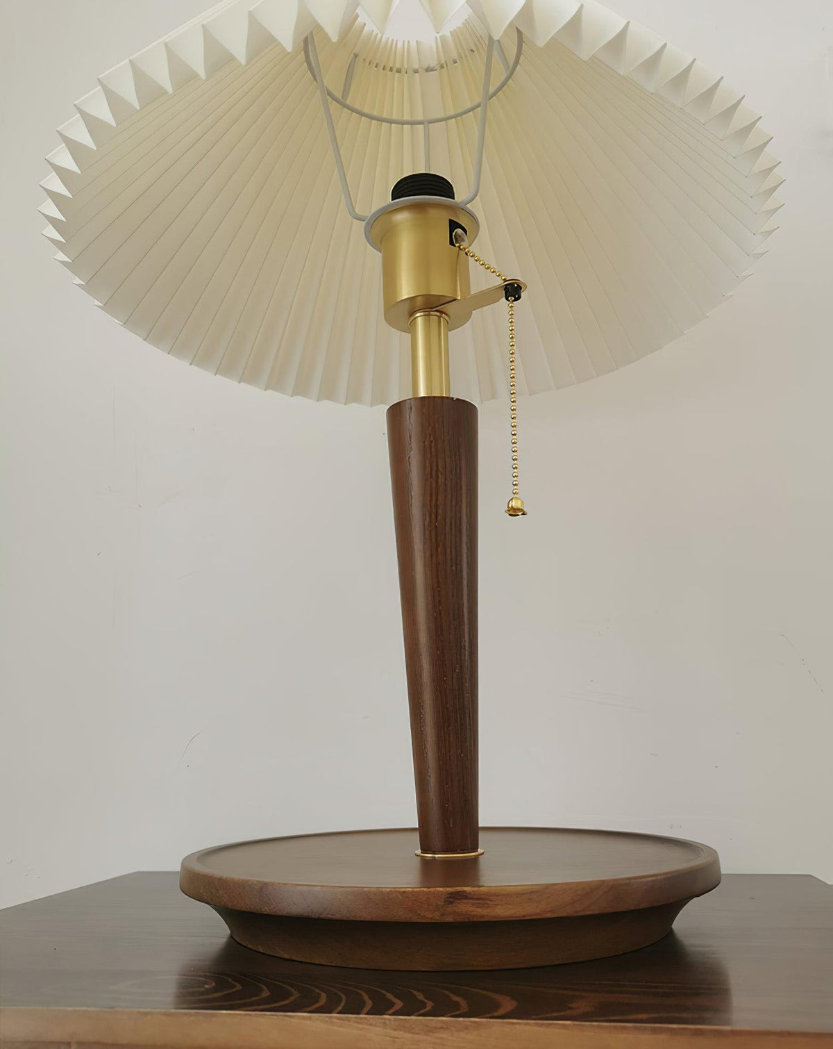 Cone_Pleated_Fabric_Table_Lamp